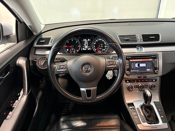 Volkswagen Passat 9 of 21