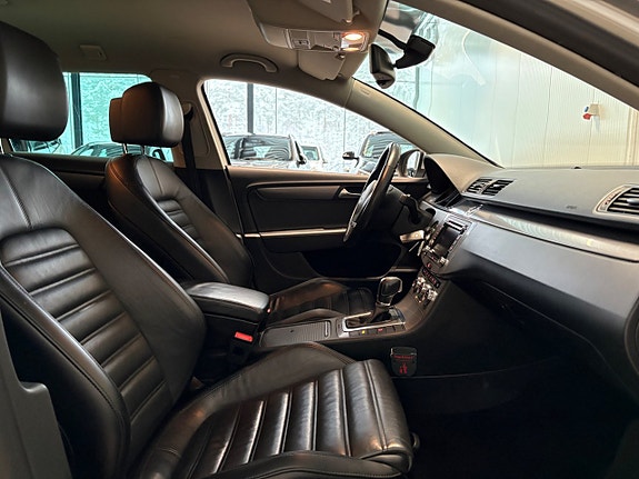 Volkswagen Passat 12 of 21