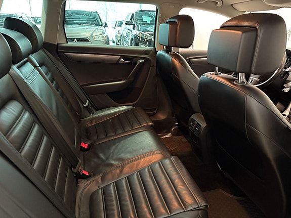 Volkswagen Passat 19 of 21