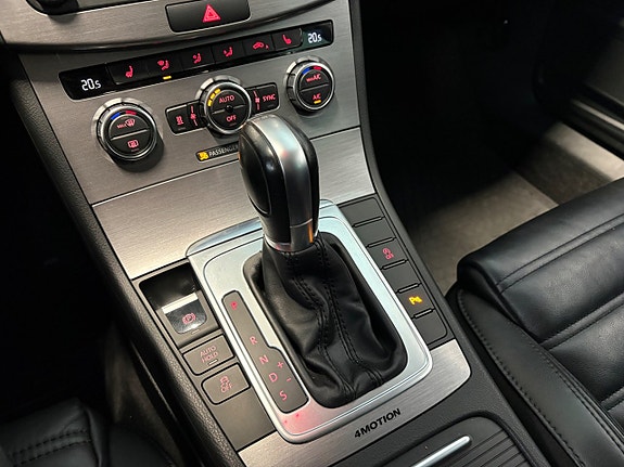 Volkswagen Passat 17 of 21