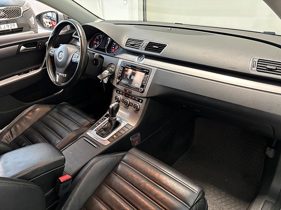 Volkswagen Passat 11 of 21