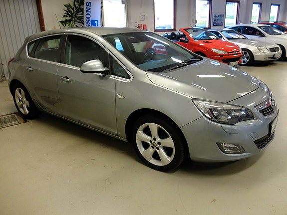 Opel Astra 3 of 5