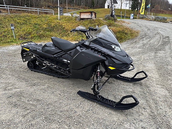 Ski-Doo Backcountry Adrenaline 600R E-Tec -26 2 of 5