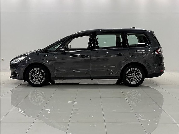 Ford Galaxy 2 of 5
