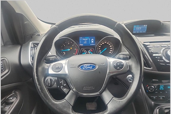 Ford Kuga 10 of 14