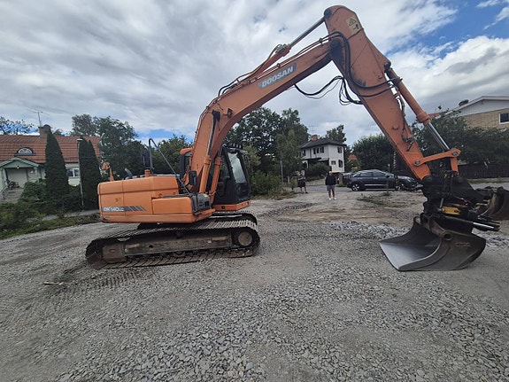 Bandgrävare Doosan Dx140  rotortilt m grip + 3 skopor