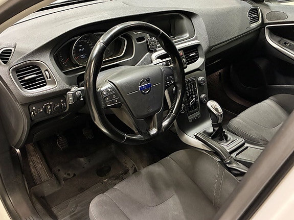 Volvo V40 10 of 17