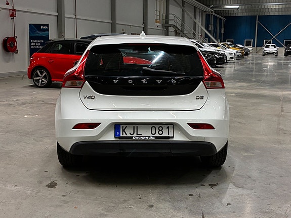 Volvo V40 4 of 17