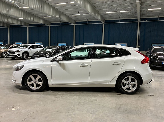 Volvo V40 6 of 17