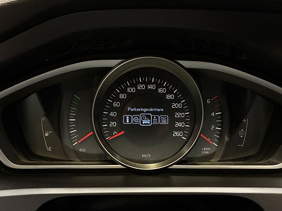 Volvo V40 14 of 17