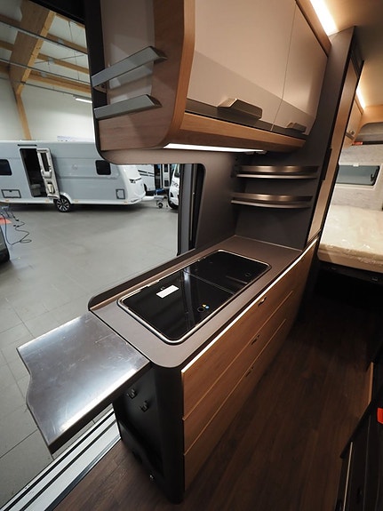 Knaus BoxLife 600 MQ AUT I Golvvärme I Platinum Selection I B-kort 10 of 20