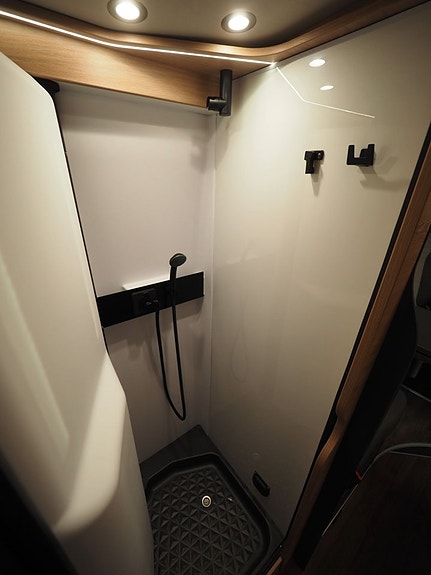 Knaus BoxLife 600 MQ AUT I Golvvärme I Platinum Selection I B-kort 16 of 20