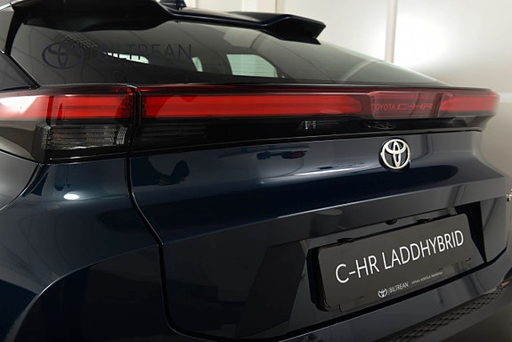 Toyota C-HR 6 of 13
