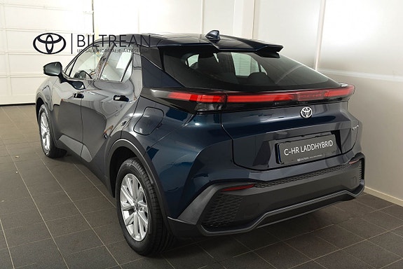Toyota C-HR 3 of 13