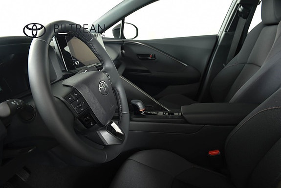 Toyota C-HR 10 of 13