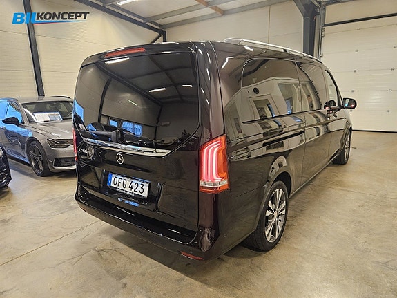 Mercedes-Benz V250 5 of 5