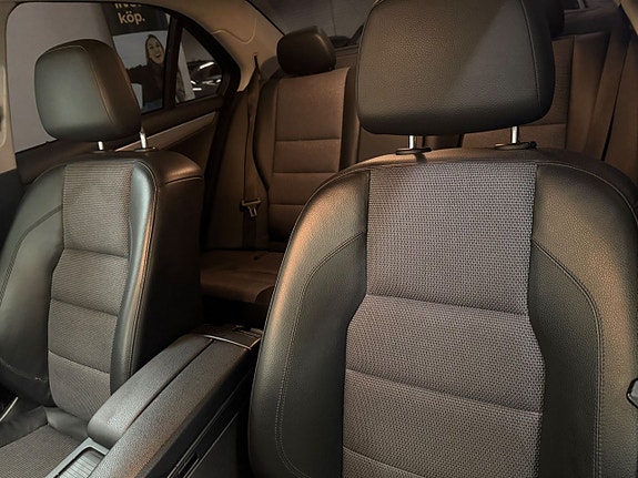 Mercedes-Benz C220 10 of 24