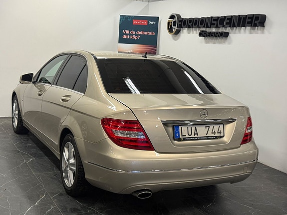 Mercedes-Benz C220 4 of 24