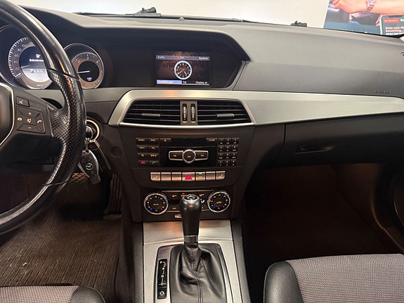 Mercedes-Benz C220 15 of 24