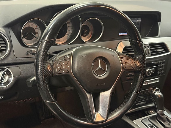Mercedes-Benz C220 12 of 24