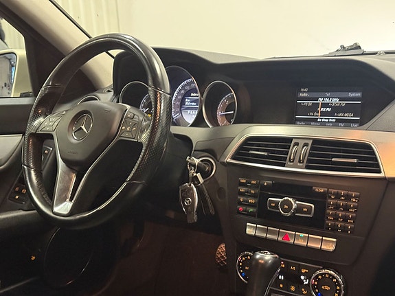 Mercedes-Benz C220 22 of 24