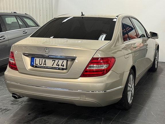 Mercedes-Benz C220 6 of 24