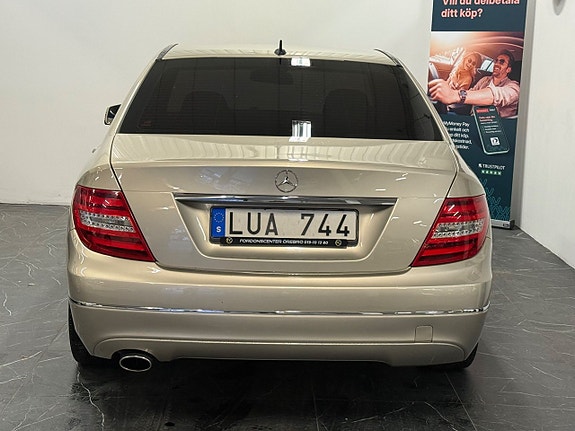 Mercedes-Benz C220 5 of 24