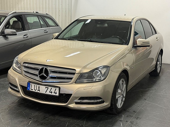 Mercedes-Benz C220 3 of 24