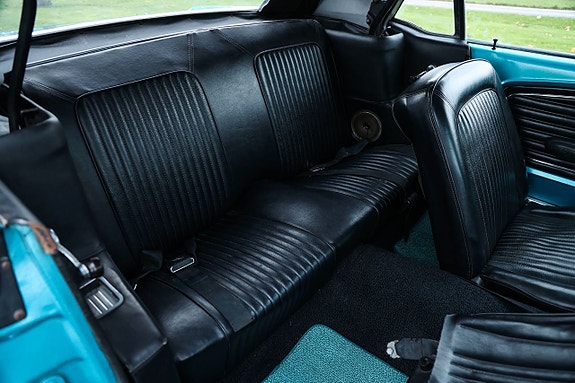 Ford Mustang 14 of 19