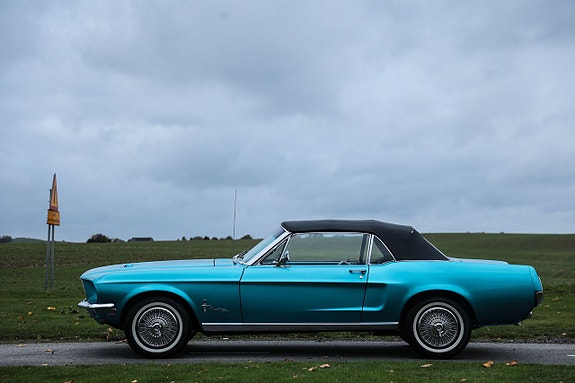 Ford Mustang 6 of 19