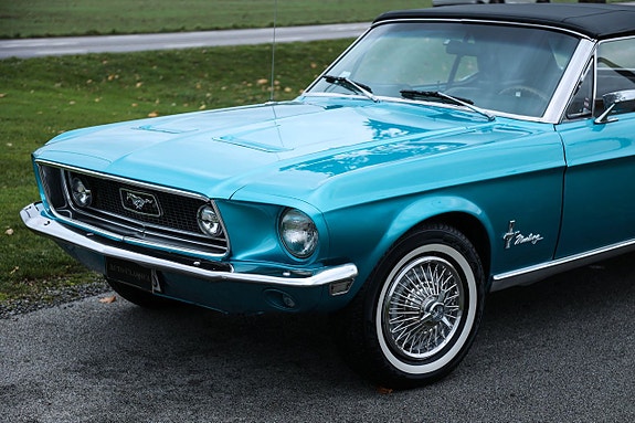 Ford Mustang 11 of 19