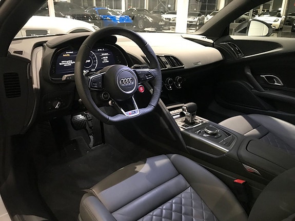 Audi R8 8 of 14