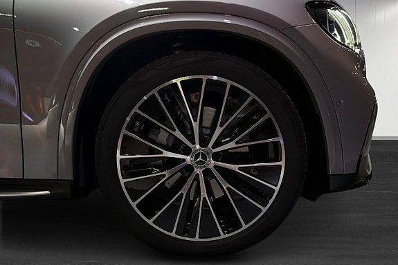 Mercedes-Benz GLC400 5 of 5