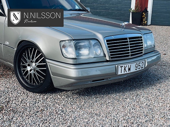 Mercedes-Benz 300 CE-24 2 of 5
