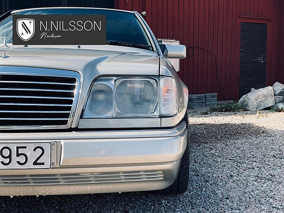 Mercedes-Benz 300 CE-24 5 of 5