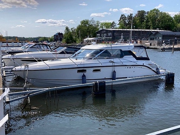 Aquador 28 HT -22 Mercruiser MD 3,0 - 270 hk V6 Diesel