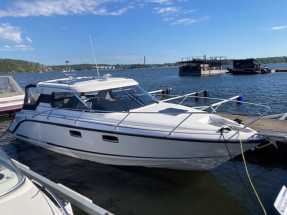 Aquador 28 HT -22 Mercruiser MD 3,0 - 270 hk V6 Diesel