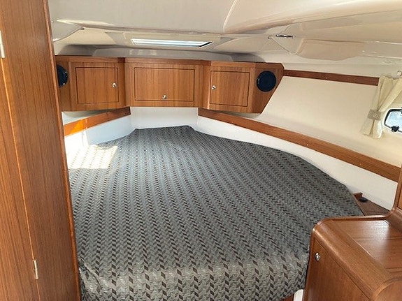 Aquador 28 HT -22 Mercruiser MD 3,0 - 270 hk V6 Diesel 10 of 12