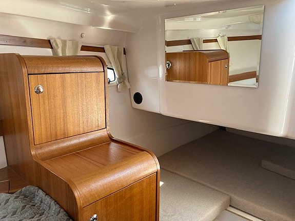 Aquador 28 HT -22 Mercruiser MD 3,0 - 270 hk V6 Diesel 11 of 12