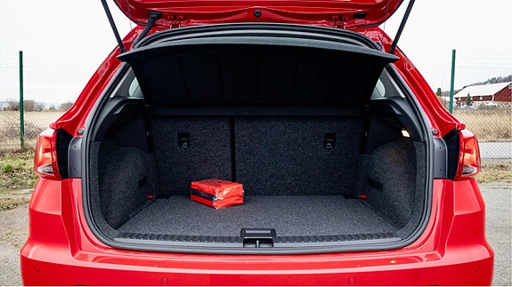 Seat Arona 13 of 15