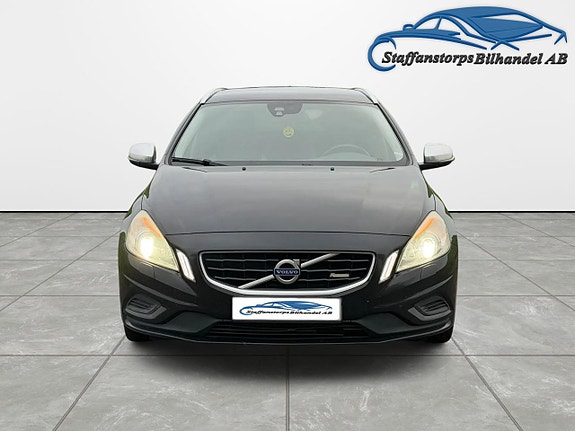 Volvo V60 2 of 5