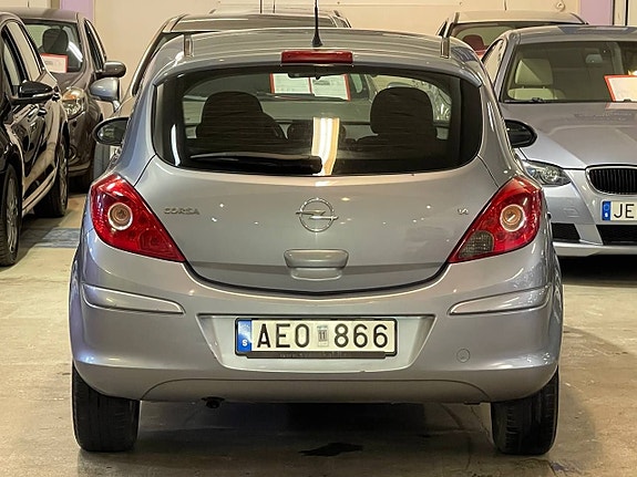 Opel Corsa 12 of 12