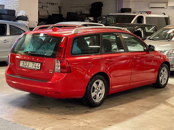 Volvo V50 4 of 5