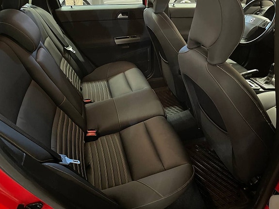 Volvo V50 10 of 13