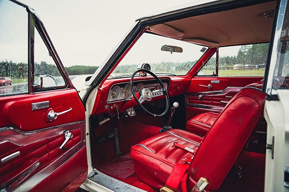 Ford Fairlane 2 of 5