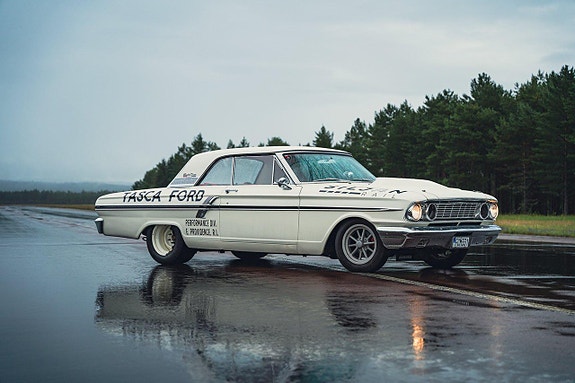 Ford Fairlane 5 of 5