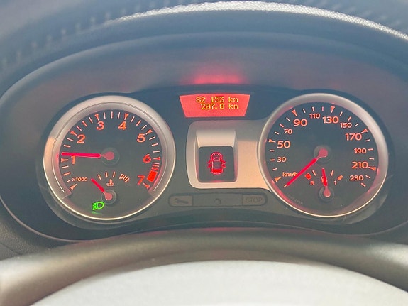 Renault Clio 12 of 18