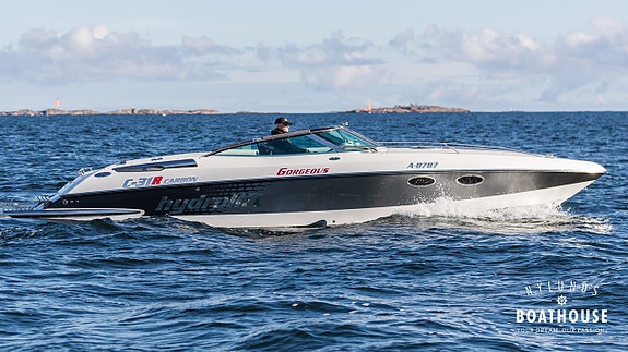 Hydrolift C-31 | MerCruiser Mercury Racing HP 525 Super Char 9 of 30