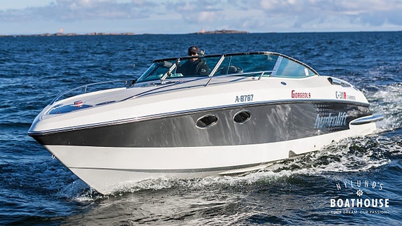 Hydrolift C-31 | MerCruiser Mercury Racing HP 525 Super Char 8 of 30