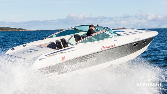 Hydrolift C-31 | MerCruiser Mercury Racing HP 525 Super Char 6 of 30